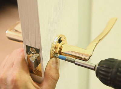 Установка замков в Саянске